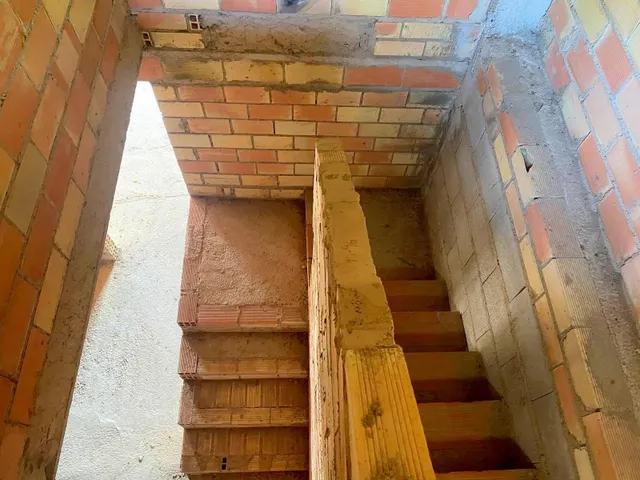 INMUEBLE DE DOS ALTURAS EN CONSTRUCCIÓN — 9