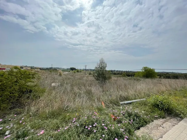 Terreno urbano edificable en Puigpelat – gran superficie y e - foto 4