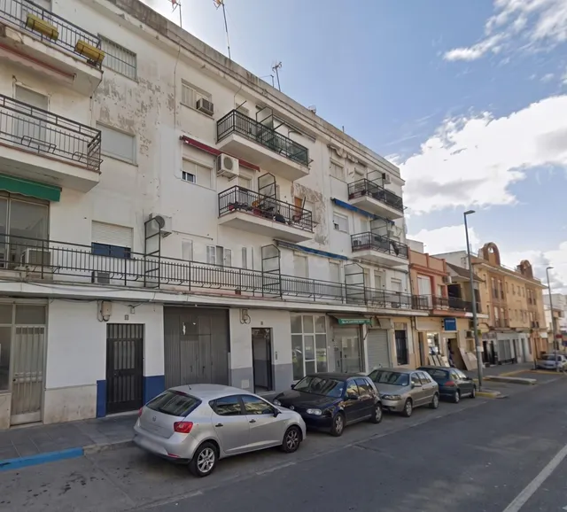 Inmueble Ocupado-Sin Posesión. Piso en venta en Coria del Rí - foto 3