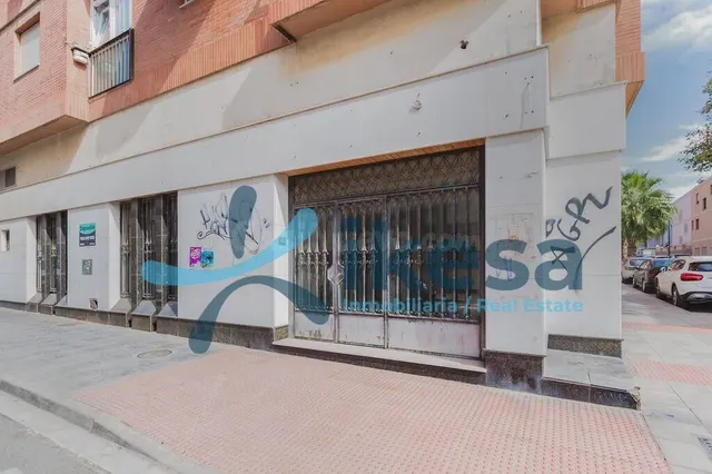 Se vende Local Comercial en la localidad de Almería - foto 3