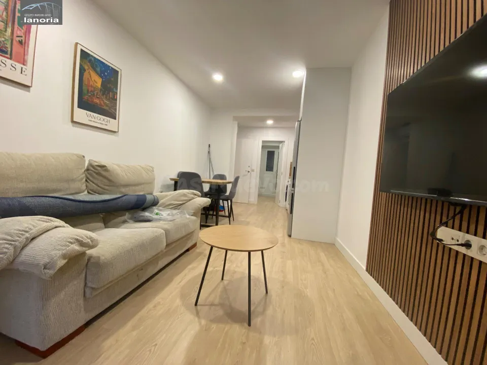 Grupo la Noria Alquila Apartamento de 1 dormitorio con Patio en Paseo de la Feria.