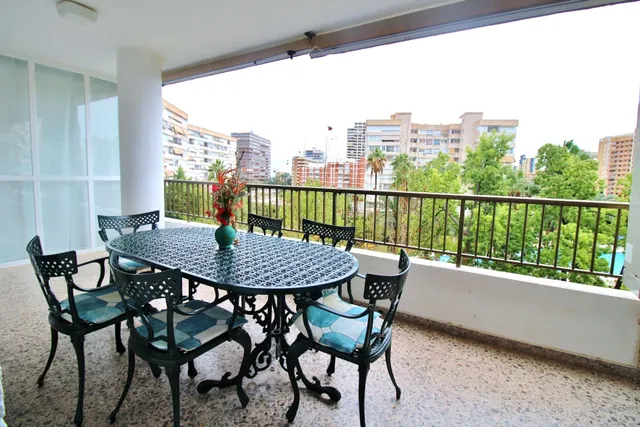 Vive la luz y el espacio en este amplio piso de Garden Playa! — 37