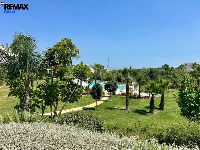 Apartamento en Alcazaba Lagoon con acceso a la Mayor Laguna  - foto 3