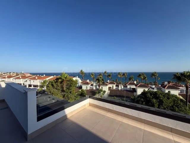 Atico con vistas despejadas al Mar en zona Playa Marina 300  - foto 4