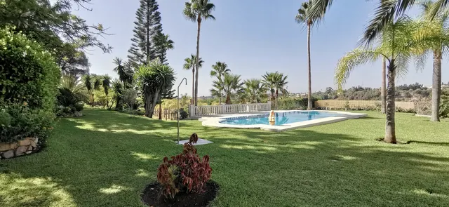 Chalet 5 habitaciones 387m² en venta - Costa Del Sol - foto 3
