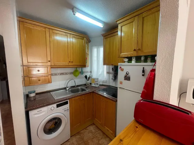Apartamento con garaje y piscina en el centro de Torrevieja — 16