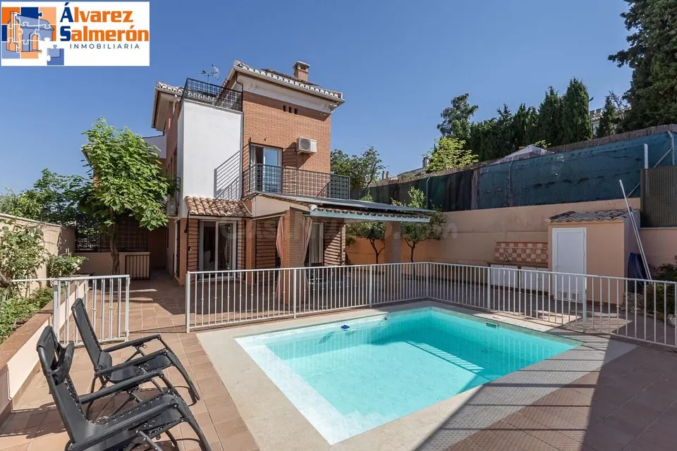 EXCLUSIVO CHALET INDIVIDUAL EN HUÉTOR VEGA