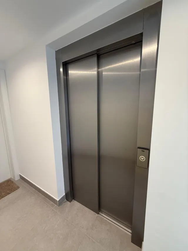 Apartamento de lujo en primera línea de mar con 3 dormitorios, 2 terrazas y parking incluido — 29
