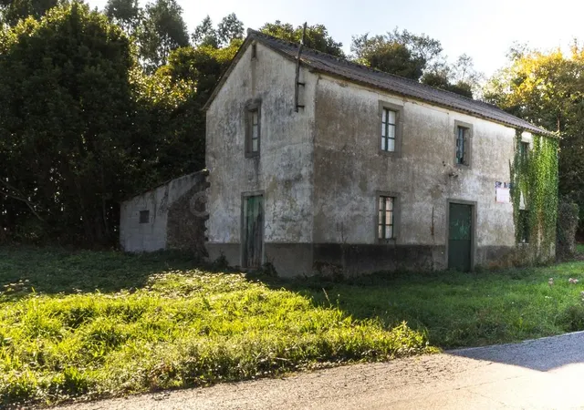 Encantadora Casa con Terreno en Abegondo, Galicia — 3