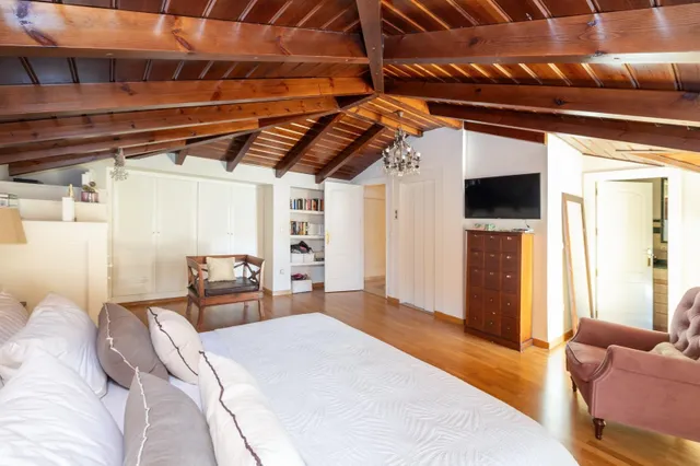 ESPECTACULAR CASA ADOSADA CON PISCINA INDEPENDIENTE — 27