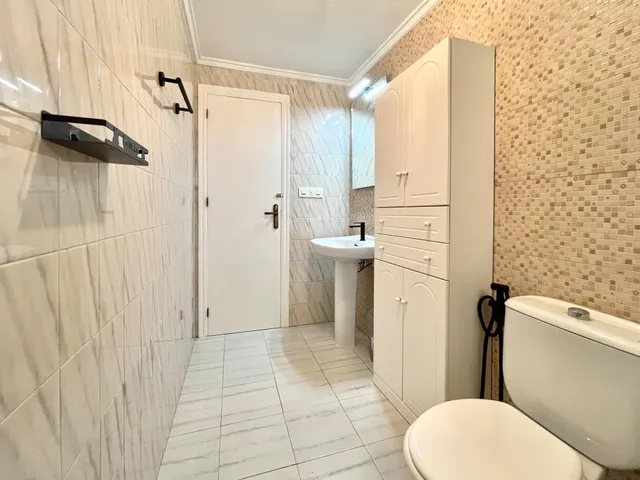 Bungalow con terraza, Alicante, Torrevieja. 2 habitaciones, 61 m2, 450 metros del mar — 22