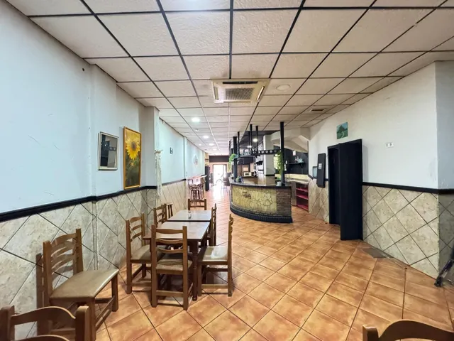 Local comercial 159m² en venta - Estacion de autobuses — 18