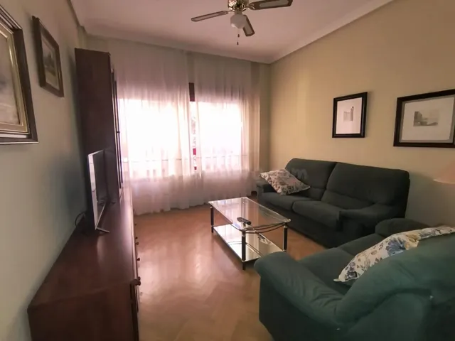 Se alquila pizo en Cánovas - foto 2