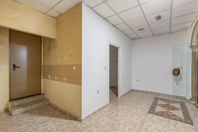 Local comercial en Pajaritos. — 17