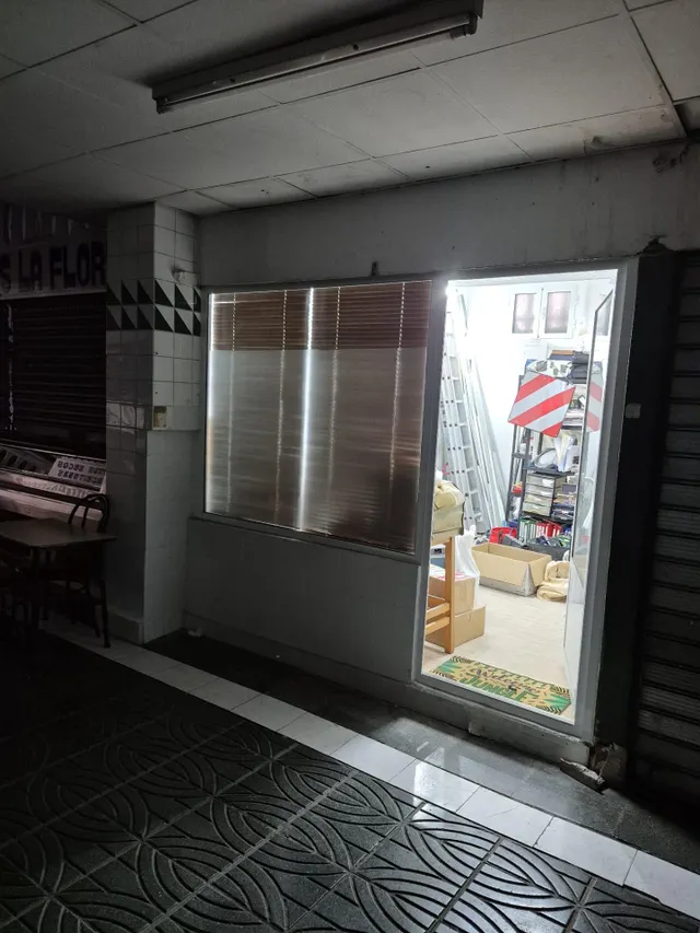 SE VENDE LOCAL EN EL MERCADO DE BENALUA/OCASION / 16 MTS CUADRADOS — 3