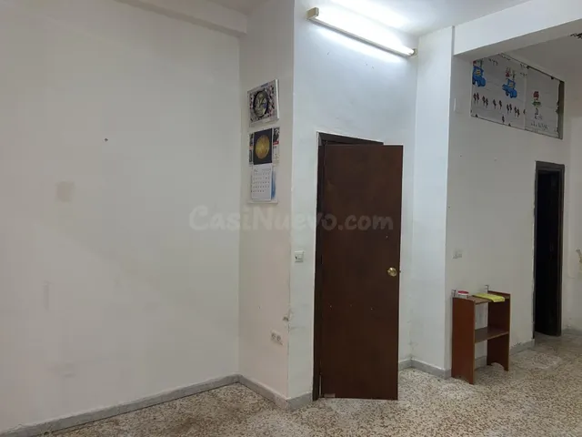 Local comercial junto entre Av. Barcelona y Av. Libia - foto 4