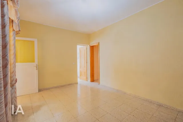 CASA UNIFAMILIAR CON TERRENO URBANO Y GRANDES POSIBILIDADES EN OFRA — 20