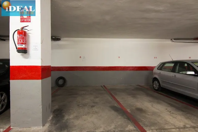 A6100J6. Plaza de garaje en camino de Ronda, junto Gimnasio Yo10 — 2