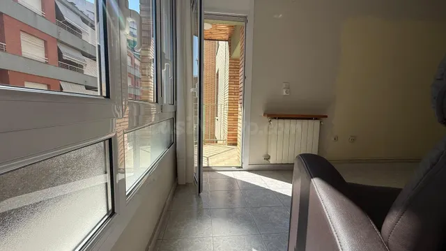 Piso en segunda planta con ascensor, de 94 m2 construidos — 4