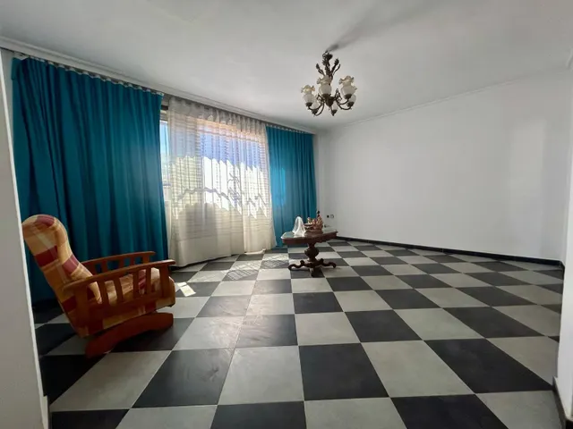 Amplia Casa para Reformar en el Corazón de la Ciudad — 38