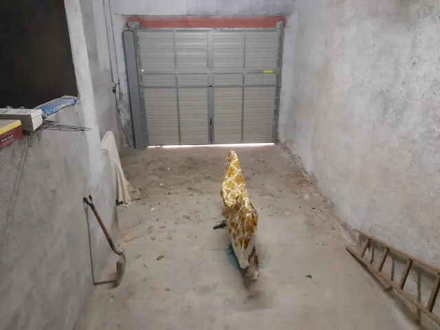 OPORTUNIDA GRAN CASA DE PUEBLO CON VIVIENDA UNIFAMILIAR Y NAV ES ANEXAS — 24