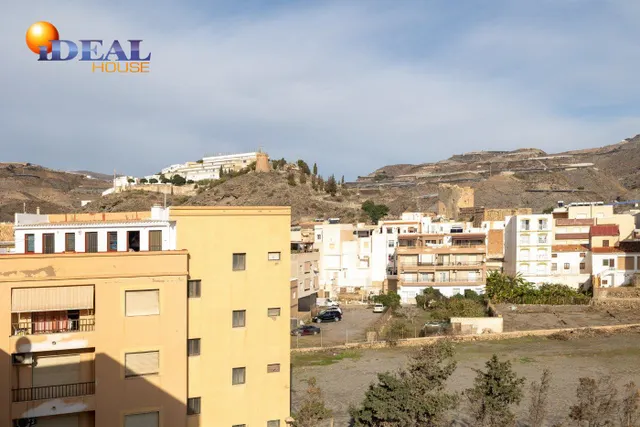ESTUPENDO ATICO JUNTO AL MAR CON TERRAZA FANTASTICA — 32