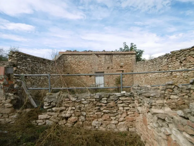 PARCELA URBANA CON CASA DE PIEDRA PARA REHABILITAR — 3