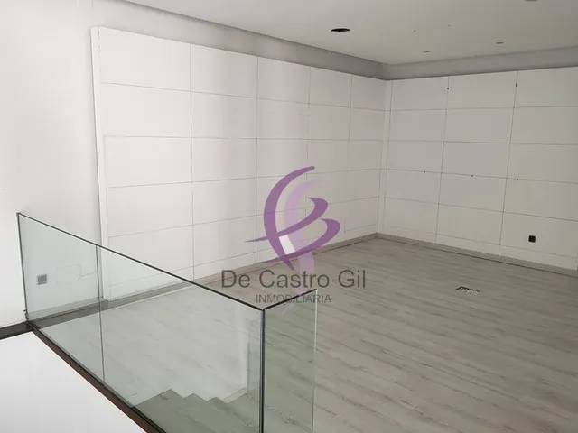 LOCAL COMERCIAL DE 400 METROS CON GRAN ESCAPARATE A 100 METROS DE PLAZA MAYOR — 13