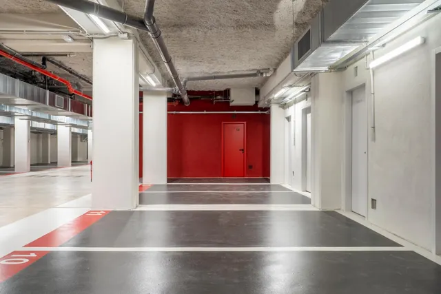 Parking de moto 3m² en alquiler - Zona Avinguda Barcelona — 41