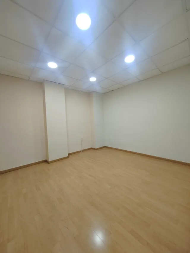 Amplio Local Comercial Reformado en Gran Eje de Jaén - Ideal para Tu Negocio — 23