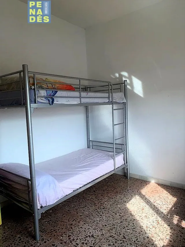 A ESCASOS METROS DEL CASCO URBANO. — 20