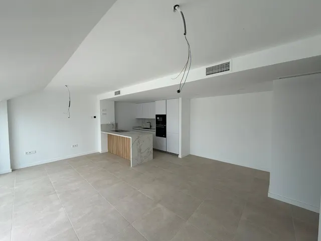 Cuenta con zonas comunes pensadas para el disfrute y la relajación: piscina para adultos, gastrojardín, un gimnasio completo y un spa con sauna. — 9