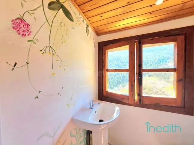OPORTUNIDAD rentable. Preciosa casa de montaña con vistas es