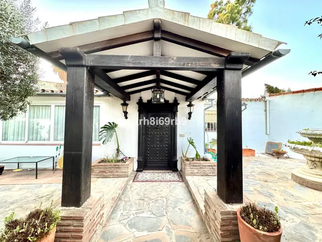 Chalet 4 habitaciones 260m² en venta - Costa Del Sol - foto 2