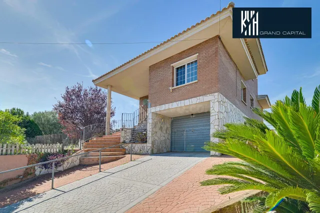 CASA EN SILS — 3