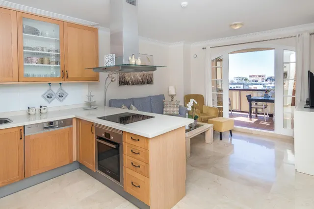 Atractivo apartamento de 2 dormitorios con amplia terraza en monte carrera. impresionantes vistas al mar. trastero y plaza de garaje. piscina comunitaria climatizada. — 13