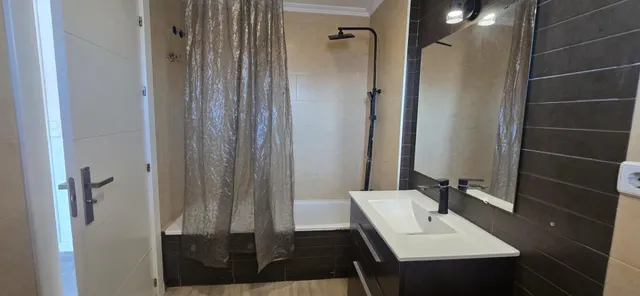 Chalet pareado con piscina privada, 4 dormitorios y amplios espacios exteriores en Nuevo San Javier — 13