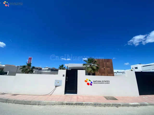 VILLA DE 3 DORMITORIOS, PISCINA PRIVADA Y MARAVILLOSOS ESPAC - foto 3
