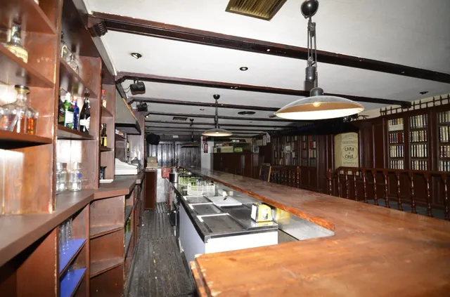 Urbis te ofrece un fantástico local en venta en zona San Juan, Salamanca. — 3