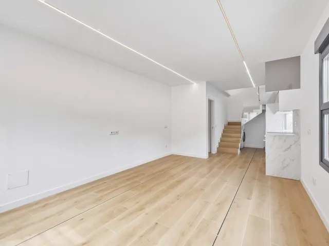 LUMINOSA VIVIENDA A ESTRENAR DE DOS PLANTAS EN COSLADA — 13