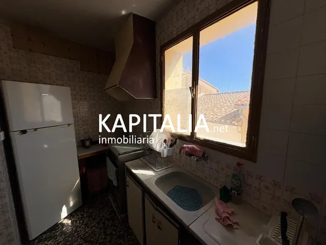 Casa en venta en Genovés, 5 habitaciones y terraza. — 30