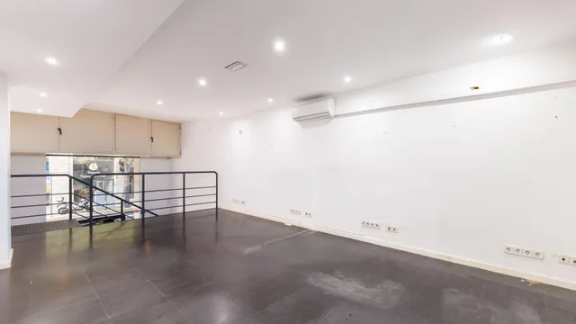 Local comercial 74m² en alquiler - Eixample — 16
