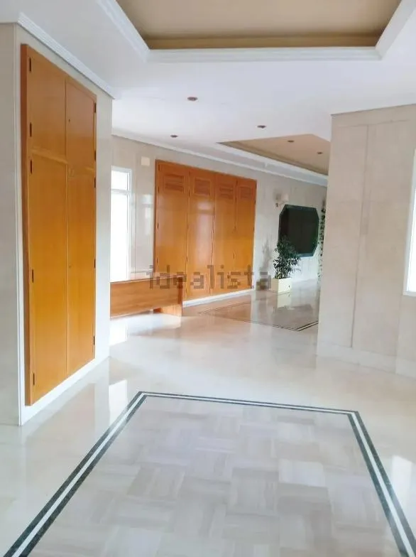SE VENDE PISO / ASCENSOR / URBANIZACION / GARAJE / FRENTE MAR — 7
