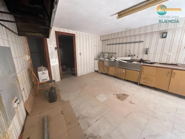 LOCAL COMERCIAL CON GRAN POTENCIAL PARA VIVIENDA TURISTICA O