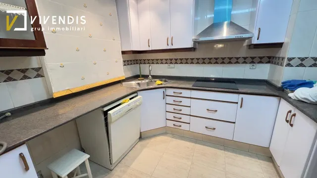 PISO DE ALQUILER - RECTORAT — 28