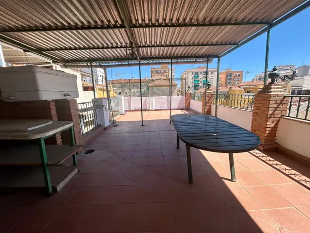 Amplia Casa para Reformar en el Corazón de la Ciudad — 49