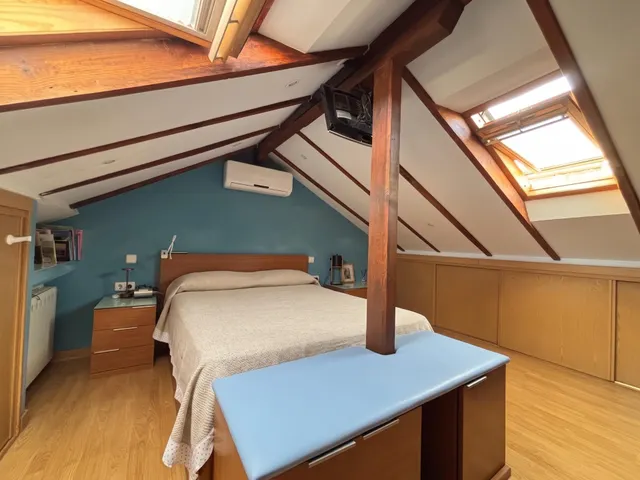 Acogedor DÚPLEX de 2 DORMITORIOS y 2 BAÑOS — 15