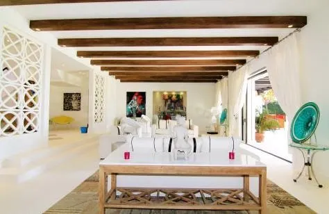 MANSION EN PRIMERA LINEA DE PLAYA EN AMPLIA PARCELA — 4
