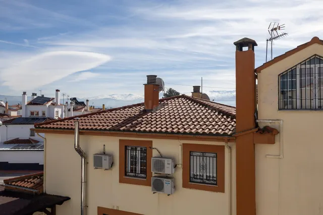 ✨ ¡Tu nuevo hogar con piscina a solo 15 minutos de Granada! — 2