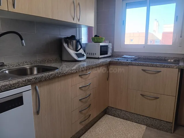 ✨ ¡Piso reformado con terraza y vistas despejadas en Barriad - foto 3